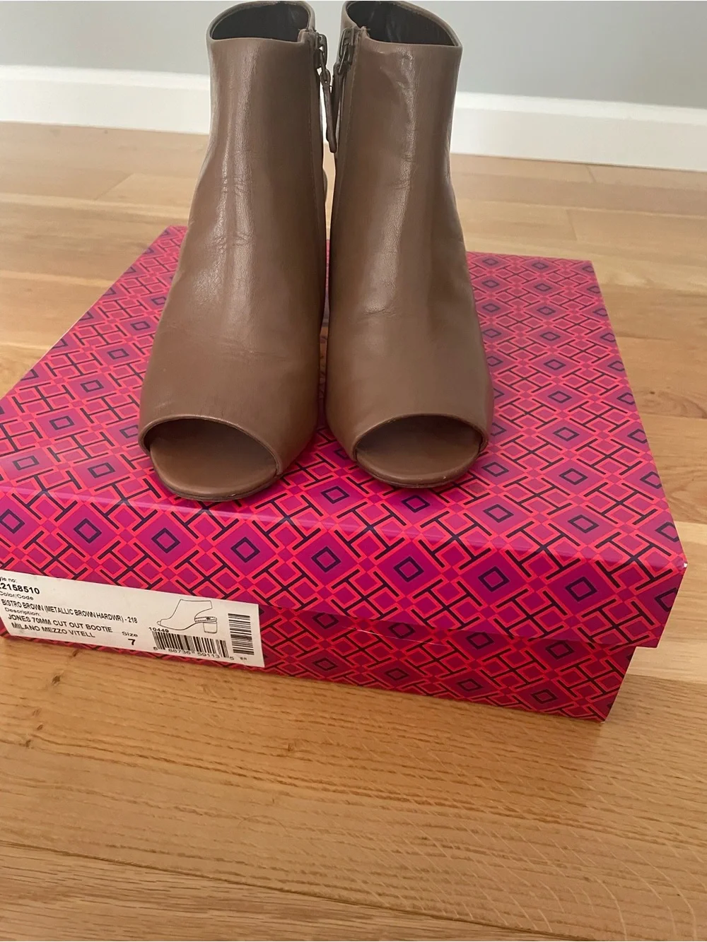 Tory Burch Leather Shoes, Size 7
